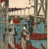 Utagawa Hiroshige (1797-1858)  Zwei Damen gehen unter der Nihonbashi-Brücke an Land, im Hintergrund zahlreiche Lastenboote und eine weiteres Fährboot sowie eine Reihe Lagerhäuser am Ufer des Sumida-Flusses.
