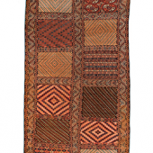 Large Kizil Ayak Main Carpet 640 x 236 cm (21' x 7' 9") Turkmenistan, second half 19th century Starting bid: € 1.500