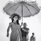  Pablo Picasso and Francoise Gilot, Vallauris, France, circa 1952. (Photo by Robert DOISNEAU/Gamma-Rapho/Getty Images) 