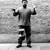 Ai Weiwei, Dropping a Han-Dynasty Urn (Eine Urne aus der Han-Dynastie fallenlassen),  1995 (Detail), © Ai Weiwei