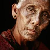 Gesichtstatauierungen der Chin-Frauen in Birma