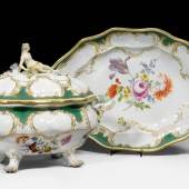 A164 / 1805 TERRINE AUS DEM SERVICE MIT GRÜNEM MOSAIKRAND FÜR FRIEDRICH II., das Modell von Friedrich Elias Meyer, Meissen, um 1760.  CHF 5 000 / 7 000