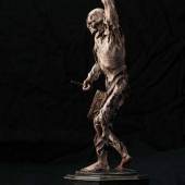 Tödlein als TrommlerAuf runder Plinthe stehende Figur eines vollrund geschnitzten, teils skelettierten Trommlers. Ausrufpreis:	28000 Euro