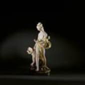 Venus, Cupido beschwichtigend. Polychrom staffierte Figurinengruppe auf Felssockel. Modell Johann Peter Melchior. Radmarke Hoechst, um 1770. H 25 cm. Selten und museal!

Ausrufpreis: 2.400 Euro 