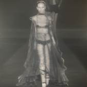 Verena Heil Paris Fashion Week 80 x 100 cm Verwischtechnik mit Öl auf MDF Platte 2023