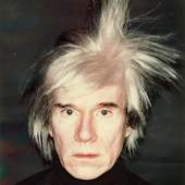 Andy Warhol (1928–1987) Self-Portrait (in Fright Wig), 1986 Polaroid, 10,8 x 8,5 cm Hamburger Kunsthalle/bpk © 2014 The Andy Warhol Foundation for the Visual Arts, Inc. / Artists Rights Society (ARS), New York. Photo: Christoph Irrgang Bei der Reproduktion des Photos muss der Copyright-Hinweis aufgeführt werden./ Reproduction of the image must be accompanied by the estate copyright credit line. 
