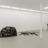 Ausstellungsansicht "Joseph Beuys  Installationen, Aktionen & Vitrinen"