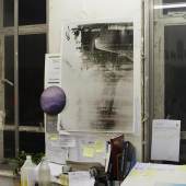 Wolfgang Tillmans Wet Room (Barnaby), 2010 Ungerahmter inkjet Druck auf Papier, clips 138 x 208 cm, © Wolfgang Tillmans