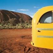 Wim Wenders, Yellow Bus, Uluru, 1977, C-Print, 124 x 163 cm, © Wim Wenders / Courtesy Blain | Southern