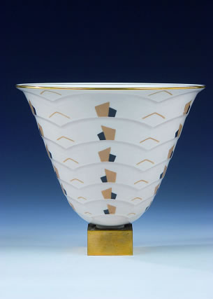 Ein Highlight aus der 168. Auktion Kunst und Keramik ist eine Vase nach einem Entwurf von EmileJacques Ruhlmann`, die für 17.600 Euro verkauft wurde.