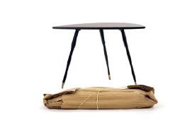 Tisch Lövet, 1956 Das erste Ikea-Möbel zur Selbstmontage, mit platzsparender Verpackung zum Selbsttransport